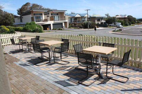 Maslin Beach House - Travel Agents 4