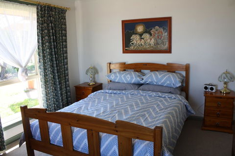 Maslin Beach House - Travel Agents 9