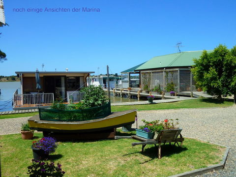 Boat Haven Studios - Travel Search 5