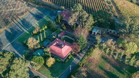 Vineyard Cottage BnB - Travel Search 1