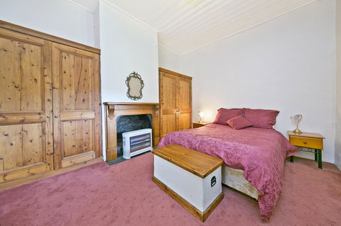 Vineyard Cottage BnB - Travel Search 7