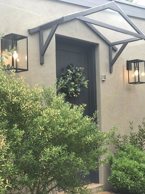 Adelaide Hills Retreats - Travel Agents 7