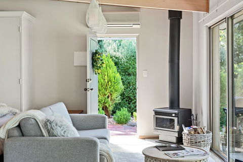 Adelaide Hills Retreats - Travel Agents 20