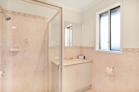 Adelaide Road Motor Lodge - Travel Search 1