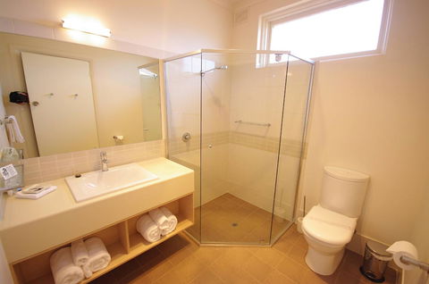 Adelaide Road Motor Lodge - Travel Search 38