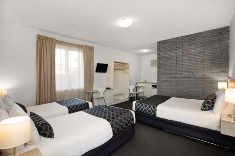 Adelaide Road Motor Lodge - Travel Search 20