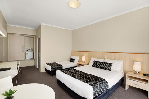 Adelaide Road Motor Lodge - Travel Search 28