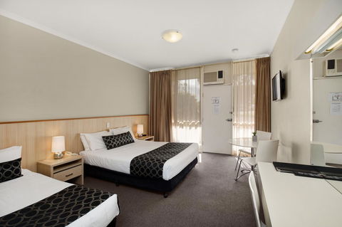 Adelaide Road Motor Lodge - Travel Search 27