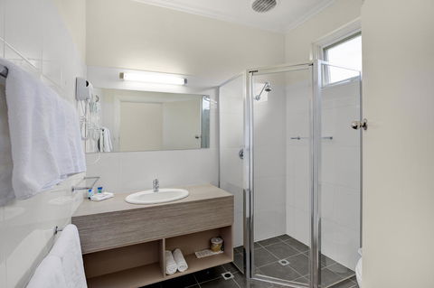 Adelaide Road Motor Lodge - Travel Search 21