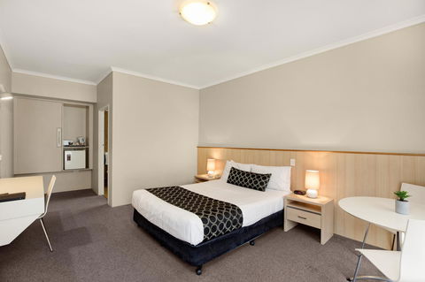 Adelaide Road Motor Lodge - Travel Search 32