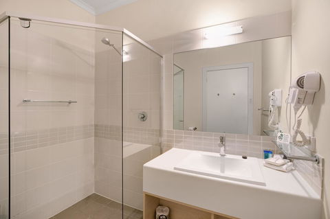 Adelaide Road Motor Lodge - Travel Search 4