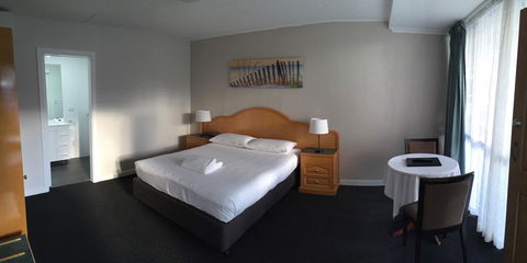 Hilton Beachfront Motel - Travel Search 27