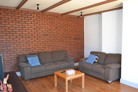 Prospect Holiday House - Travel Search 4