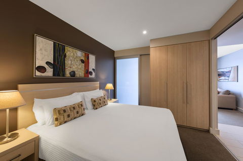 Apartments @ 16 Holdfast - Travel Search 10