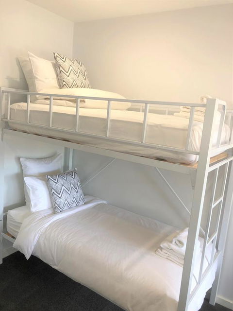 The Avenue Inn - Travel Search 26