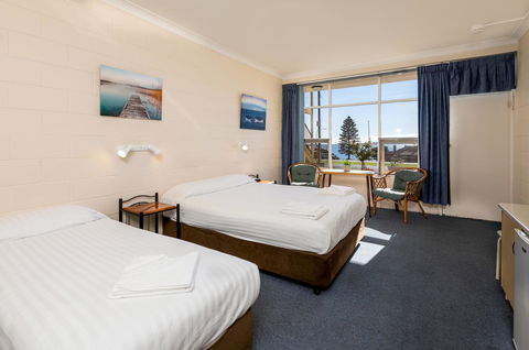 Blue Seas Motel - Travel Search 11