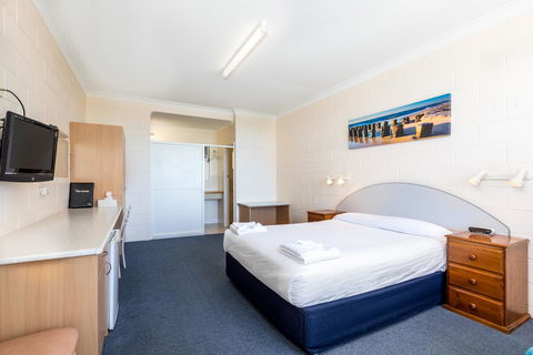 Blue Seas Motel - Travel Search 6