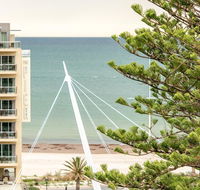 Beachside luxury  comfort ocean views in Glenelg - Tourism Guide