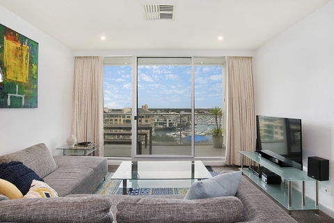 Beachside Luxury & Comfort, Ocean Views In Glenelg - Tourism Guide 8