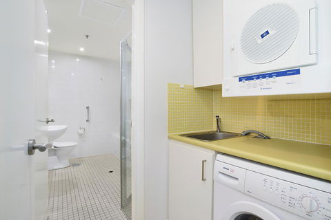 Beachside Luxury & Comfort, Ocean Views In Glenelg - Tourism Guide 20