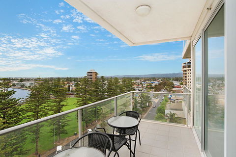Beachside Luxury & Comfort, Ocean Views In Glenelg - Tourism Guide 23