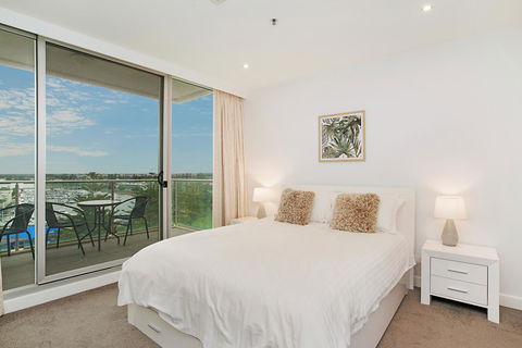 Beachside Luxury & Comfort, Ocean Views In Glenelg - Tourism Guide 12
