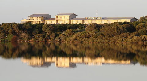 Lakeview Motel And Apartments - Cruises Travel 28
