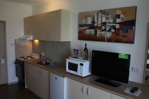 Lakeview Motel And Apartments - Cruises Travel 11