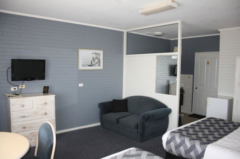 Lakeview Motel And Apartments - Cruises Travel 14