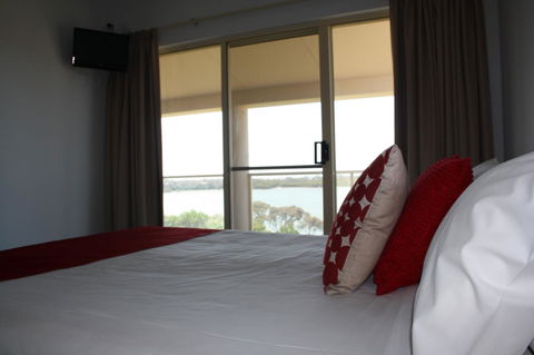 Lakeview Motel And Apartments - Cruises Travel 4
