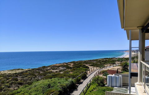 Ochre Point Beach House On Moana Seafront - Travel Search 7