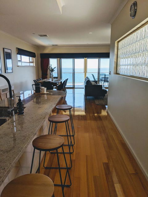 Ochre Point Beach House On Moana Seafront - Travel Search 4