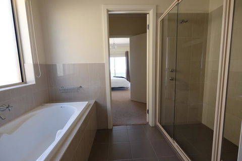 Ochre Point Beach House On Moana Seafront - Travel Search 12