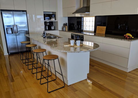 Ochre Point Beach House On Moana Seafront - Travel Search 2