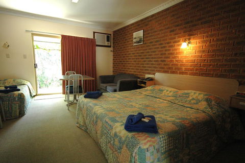 Burra Motor Inn - Travel Search 42