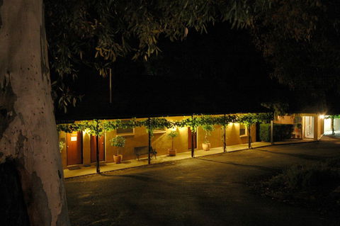 Burra Motor Inn - Travel Search 18