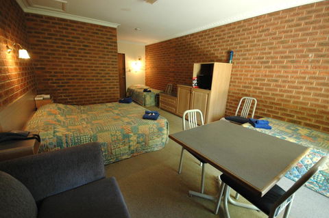 Burra Motor Inn - Travel Search 40
