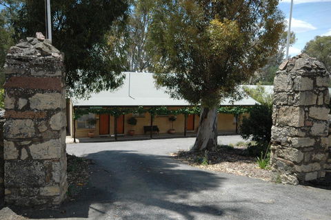 Burra Motor Inn - Travel Search 13