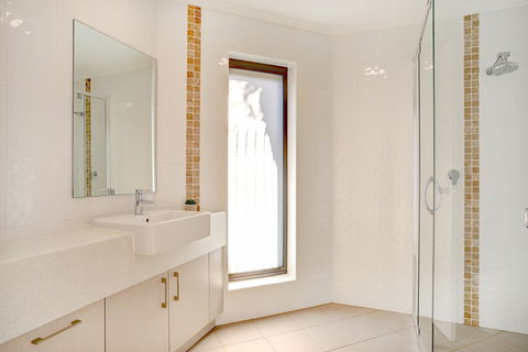 Limani Motel - Travel Search 36