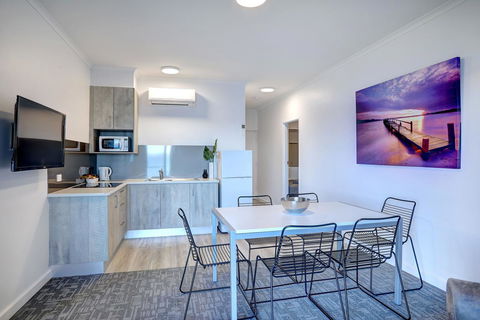 Limani Motel - Travel Search 10