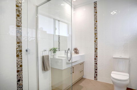 Limani Motel - Travel Search 21