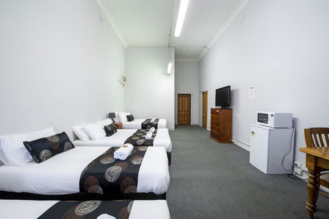 City Centre Motel Hotel - Travel Search 10