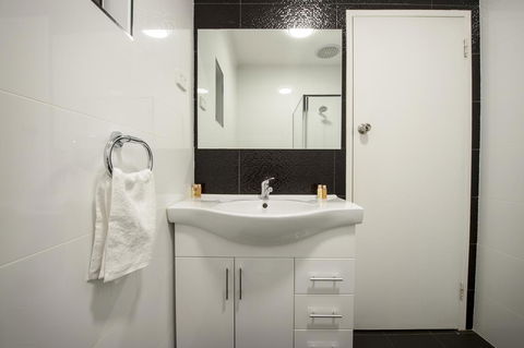 City Centre Motel Hotel - Travel Search 22
