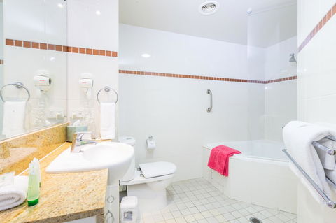 Ramada Resort By Wyndham Shoal Bay - Cruises Travel 21