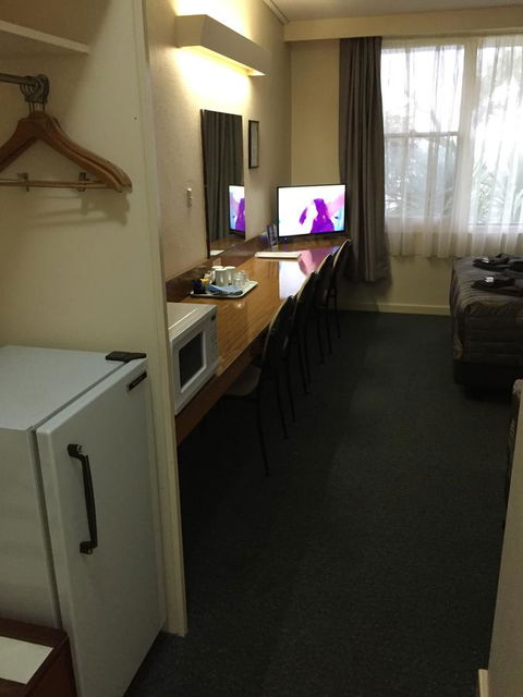 Blue Lake Motel - Travel Search 20