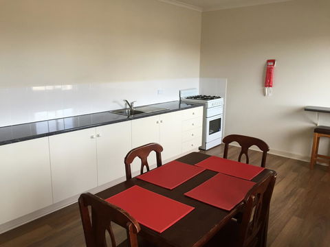 Blue Lake Motel - Travel Search 25