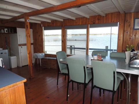 PS Federal Retreat Paddle Steamer Goolwa - Travel Search 23