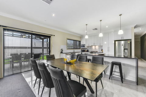 Accommodation On Lansell 2 - Travel Search 6