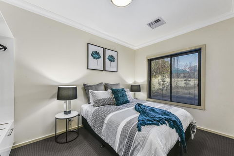 Accommodation On Lansell 2 - Travel Search 9