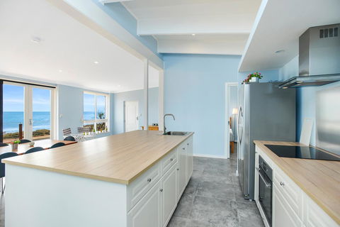 Salomon Sea Haus - Sellicks Beach - C21 SouthCoast Holidays - Travel Agents 8